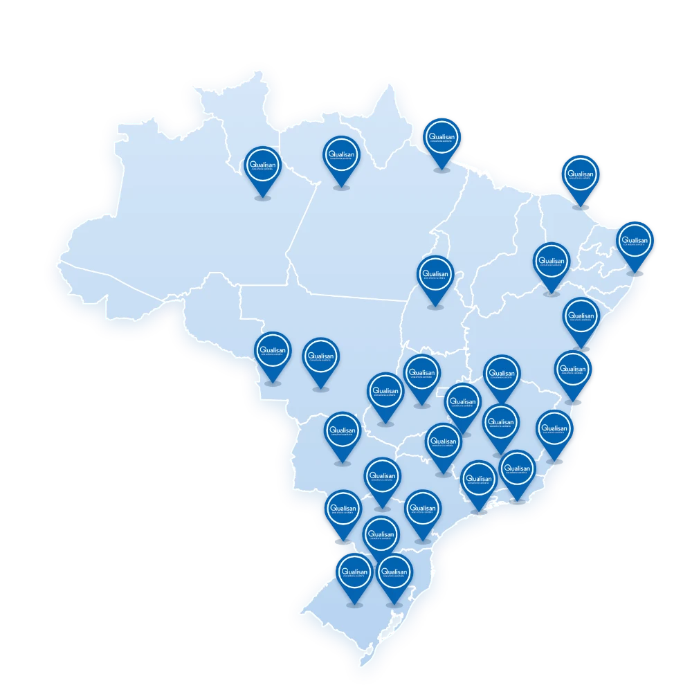 Mapa do Brasil com pinos da Qualisan indicando as unidades em todo o país